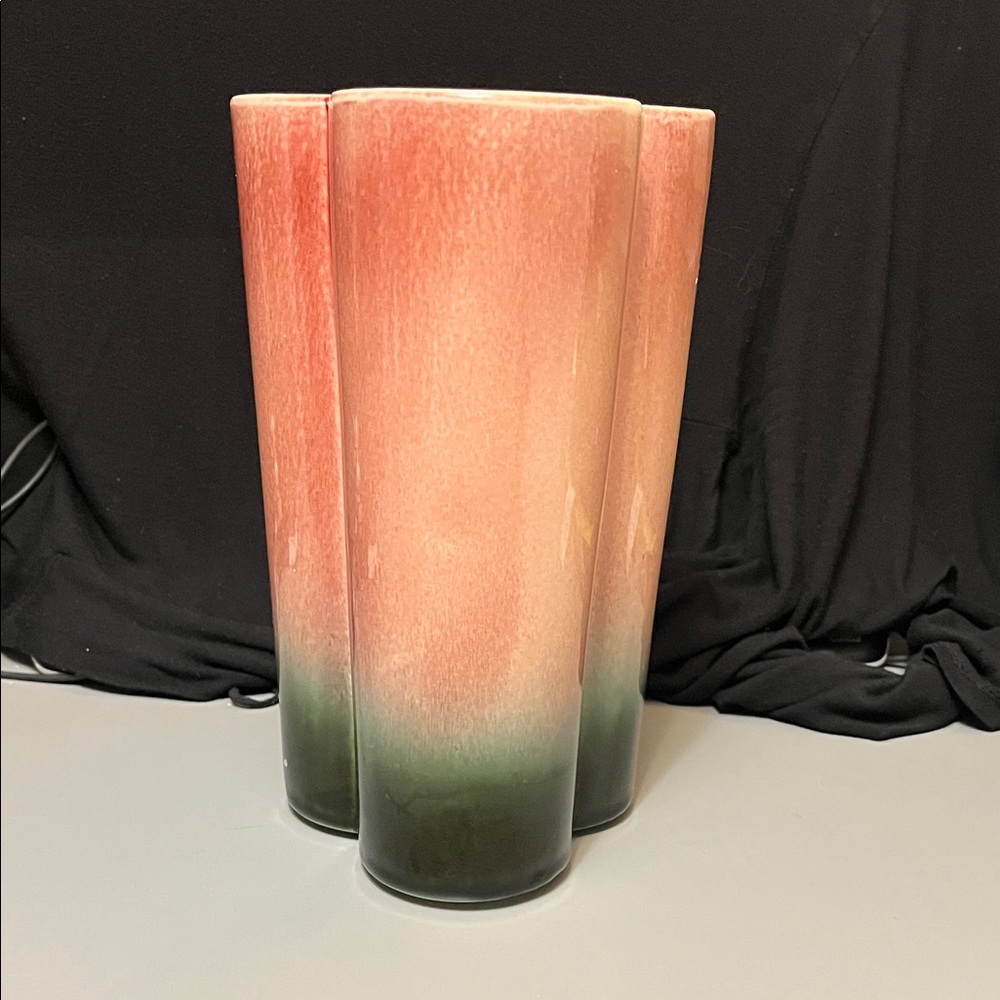 Vintage  Hull Pottery Vase #110 Trefoil Clover Leaf Pink Green Ceramic 1950s